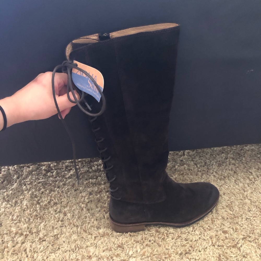 Size 7 aqua soft boots